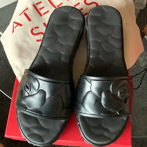 Valentino slip ons Made in Italy. Pre loved only worn twice - Picture 2 of 5